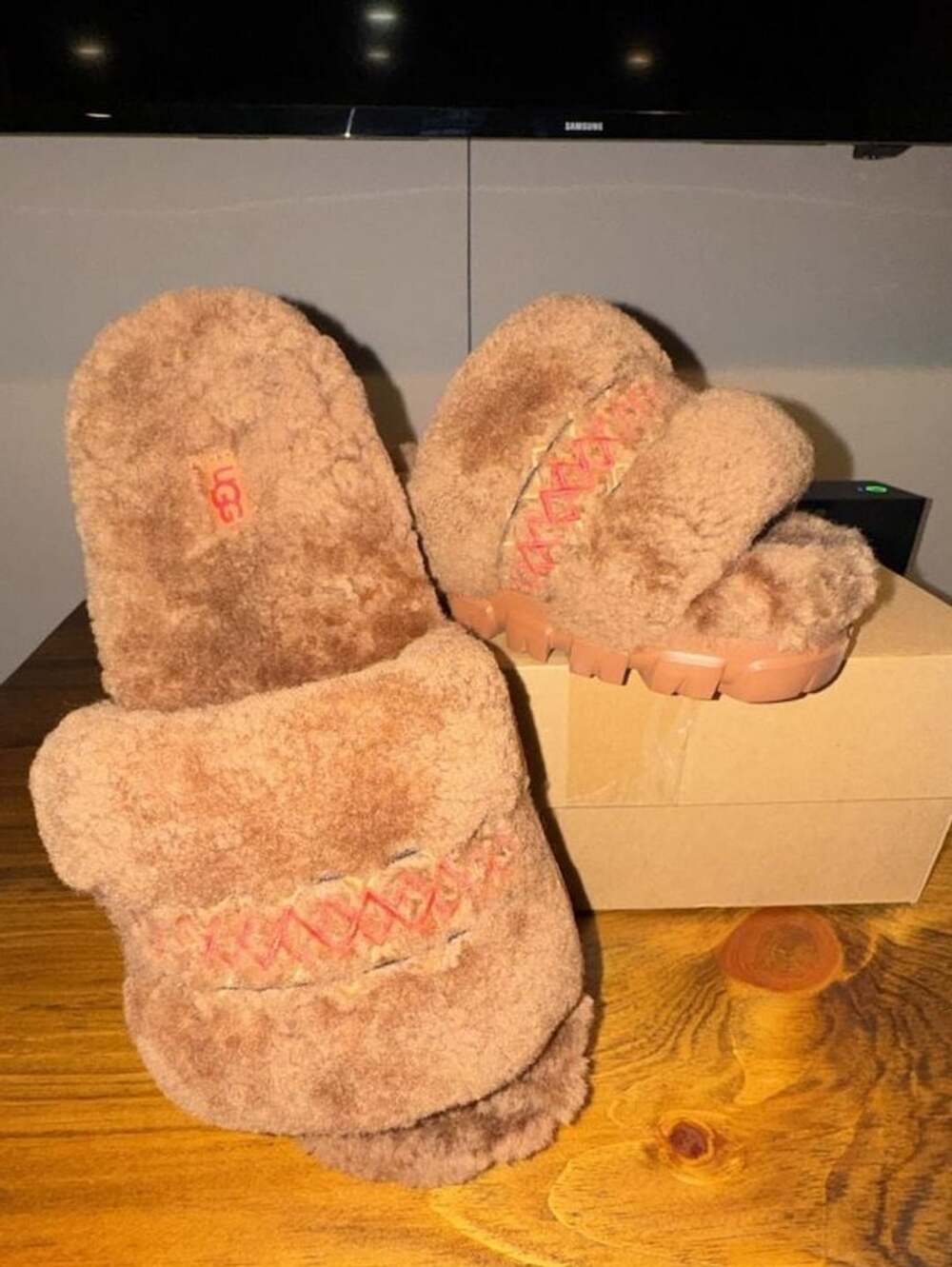 UGG Women's Cozetta UGG Braid Slippers Brown Size 8